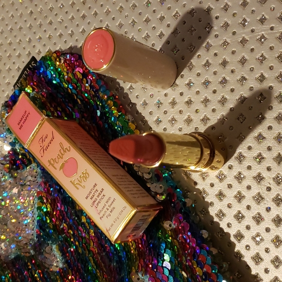 🧚♀️🌟MAKEUP ME HAPPY Too Faced DISCONTINUED Peach Kiss Lipstick NWT - Picture 3 of 4